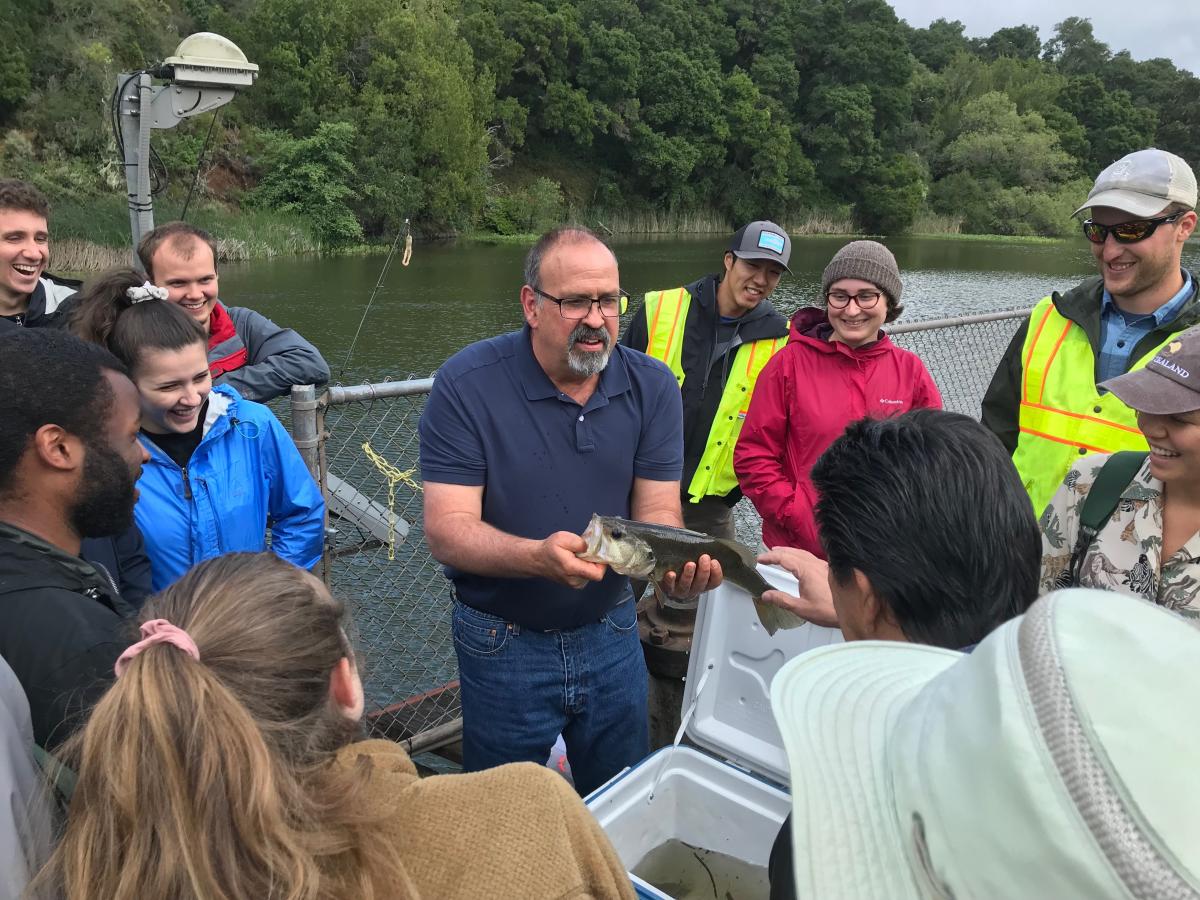 Alan Launer and BIO 105 students during fish day