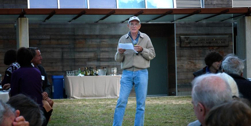 Don Kennedy speaking at Jasper Ridge in 2007